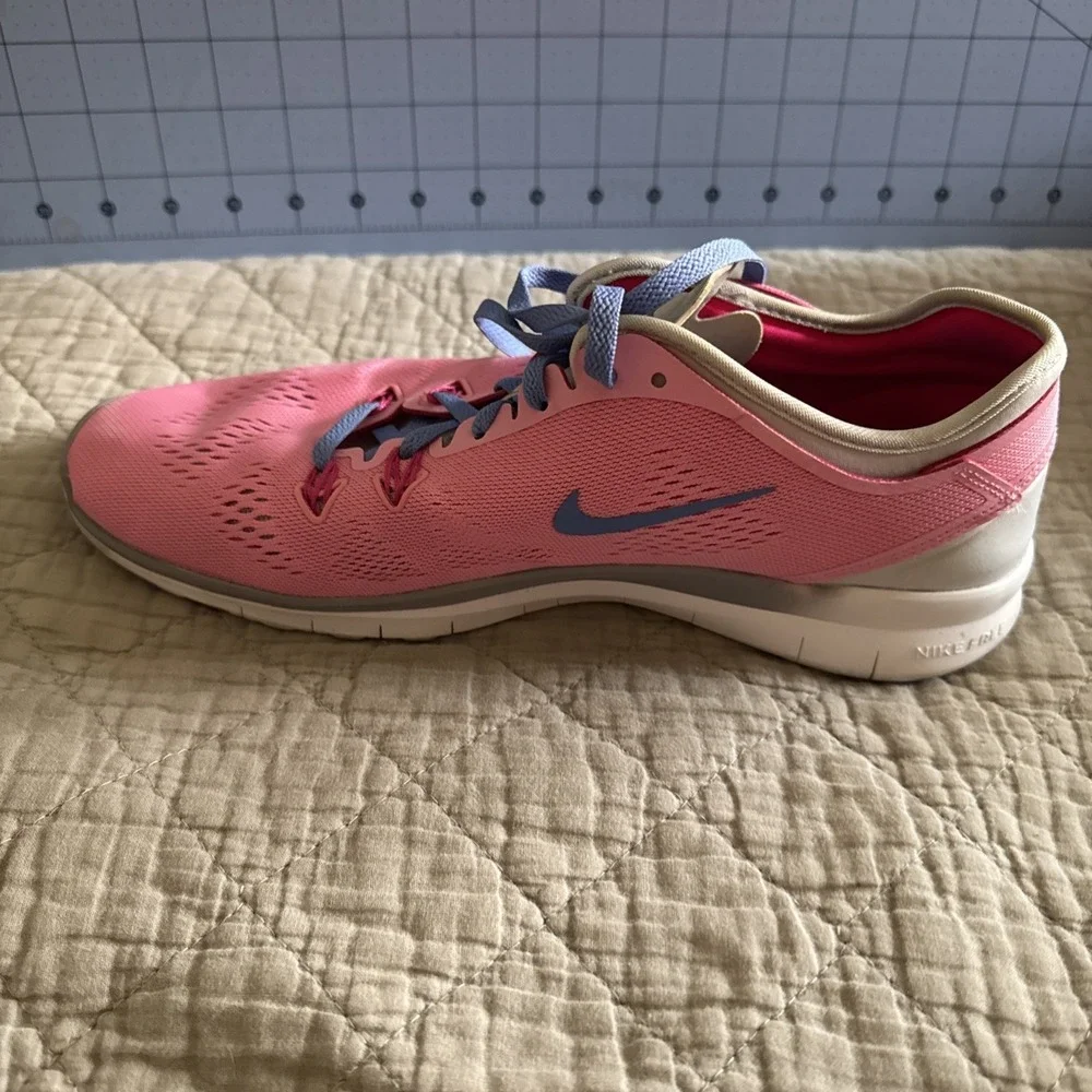 CLEAN Nike Free TR Fit 5.0 Training Running Shoe Womens 10 Pink